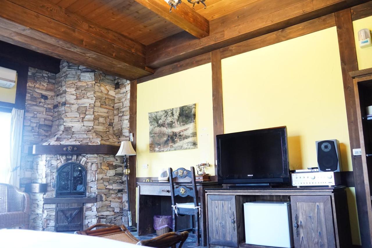 Provence Rose Lodge Renai Exteriér fotografie